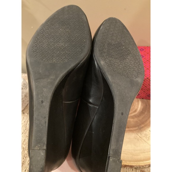 Tory Burch Luna 85mm Leather Black Wedges Pump Gold Logo Sz-9 - Picture 9 of 9